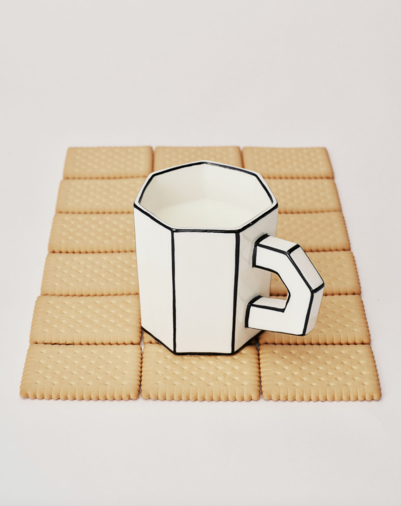 TEA CUP WHITE | BLACK CARTE BLANCHE