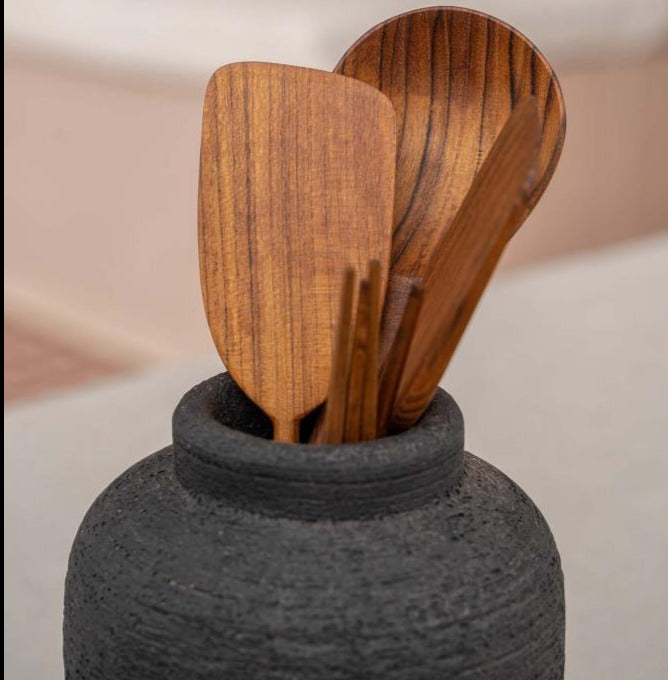 THE PEAKY VASE, MEDIUM - BLACK